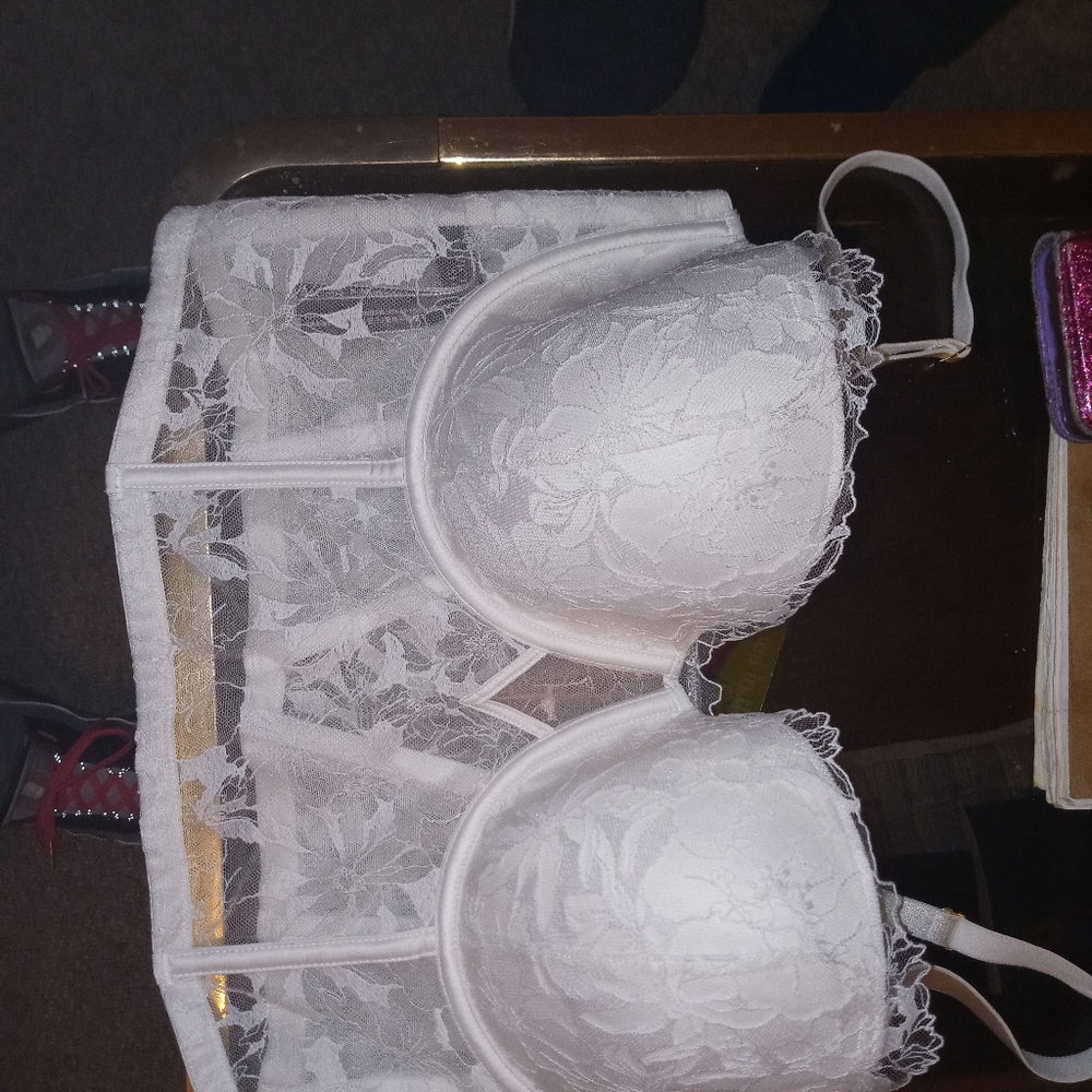 Victoria's secret bra size 36DD